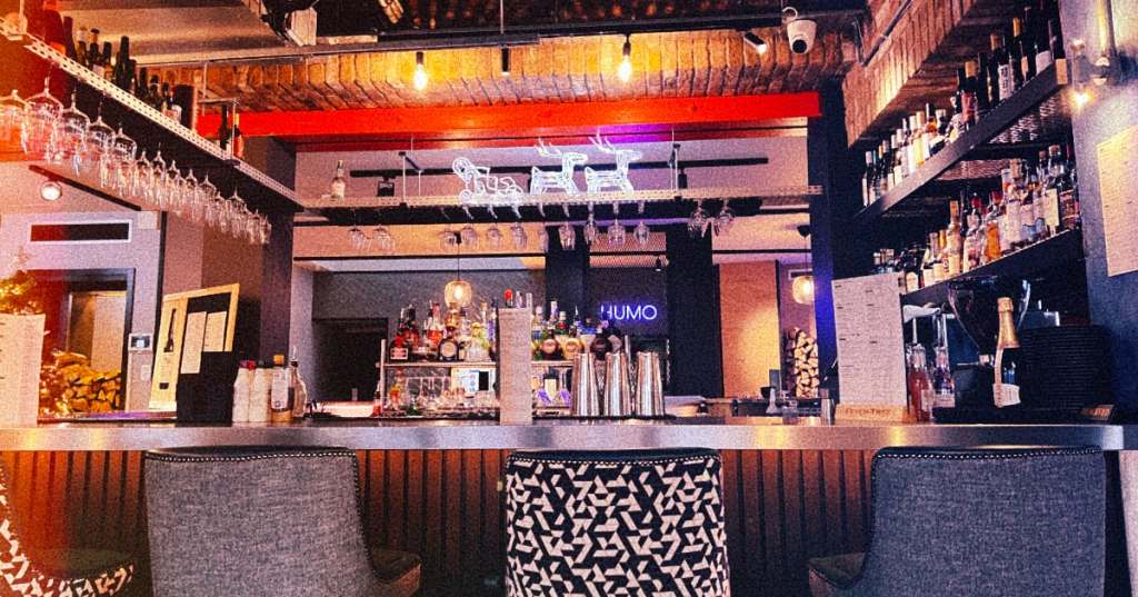 小镇上的新餐厅